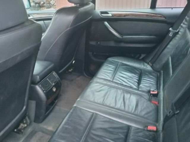 Серый БМВ Х5, объемом двигателя 3 л и пробегом 367 тыс. км за 4739 $, фото 2 на Automoto.ua