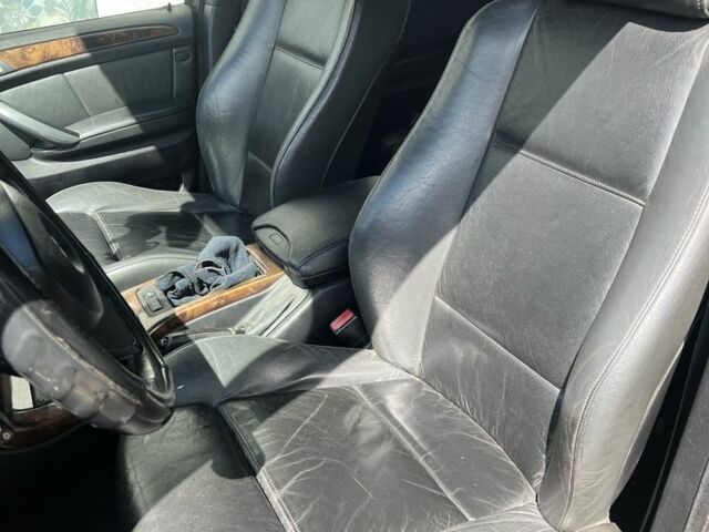 Сірий БМВ Х5, об'ємом двигуна 0 л та пробігом 300 тис. км за 5500 $, фото 5 на Automoto.ua