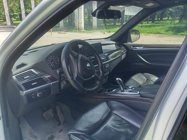 Сірий БМВ Х5, об'ємом двигуна 3 л та пробігом 209 тис. км за 10800 $, фото 5 на Automoto.ua
