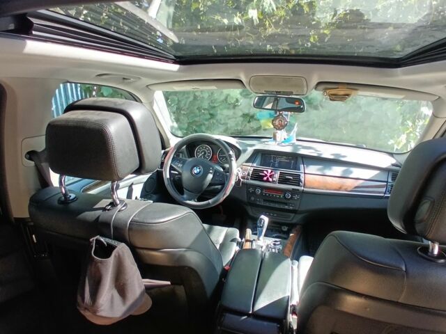 Серый БМВ Х5, объемом двигателя 3 л и пробегом 270 тыс. км за 15500 $, фото 9 на Automoto.ua