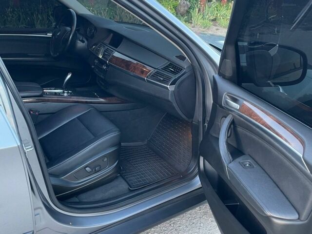 Сірий БМВ Х5, об'ємом двигуна 3 л та пробігом 230 тис. км за 11402 $, фото 4 на Automoto.ua