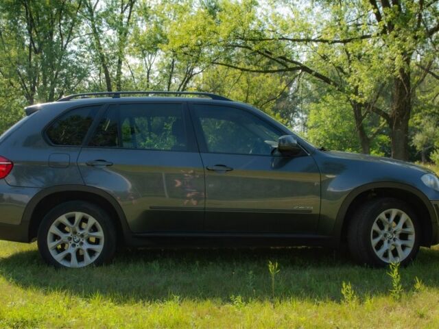 Серый БМВ Х5, объемом двигателя 3 л и пробегом 212 тыс. км за 15500 $, фото 2 на Automoto.ua