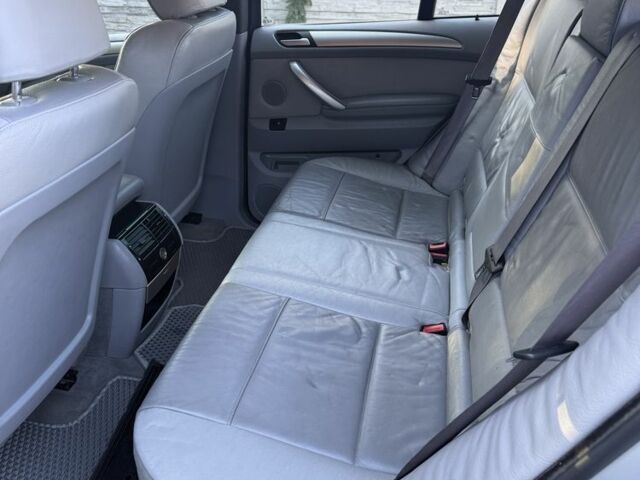 Серый БМВ Х5, объемом двигателя 4.4 л и пробегом 250 тыс. км за 7700 $, фото 8 на Automoto.ua