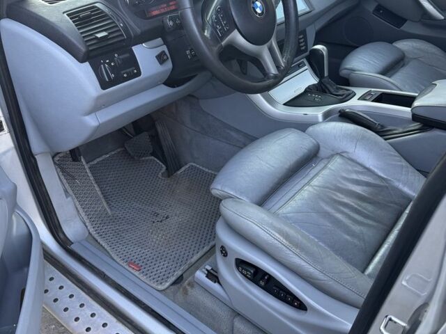 Серый БМВ Х5, объемом двигателя 4.4 л и пробегом 250 тыс. км за 7700 $, фото 15 на Automoto.ua