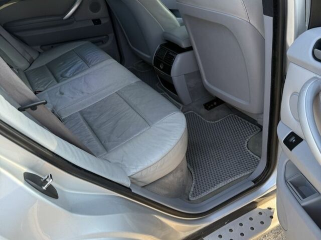 Серый БМВ Х5, объемом двигателя 4.4 л и пробегом 250 тыс. км за 7700 $, фото 7 на Automoto.ua