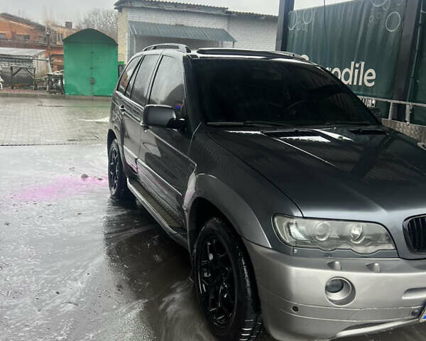 Серый БМВ Х5, объемом двигателя 4.4 л и пробегом 269 тыс. км за 6700 $, фото 2 на Automoto.ua