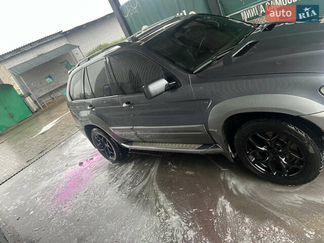 Серый БМВ Х5, объемом двигателя 4.4 л и пробегом 269 тыс. км за 6700 $, фото 1 на Automoto.ua