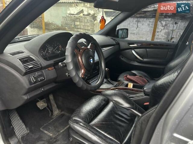 Сірий БМВ Х5, об'ємом двигуна 4.4 л та пробігом 300 тис. км за 7800 $, фото 8 на Automoto.ua