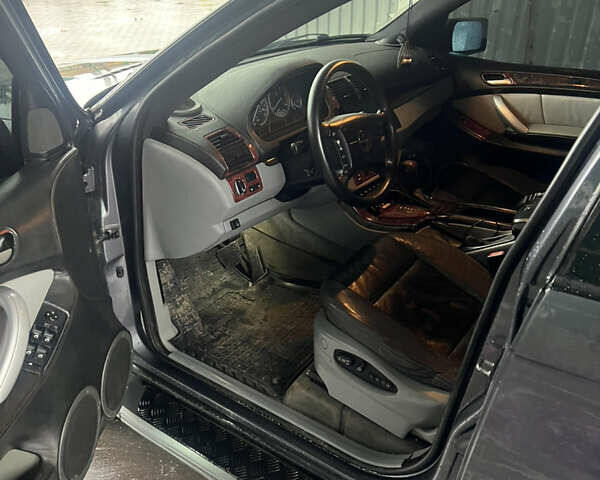 Серый БМВ Х5, объемом двигателя 4.4 л и пробегом 269 тыс. км за 6700 $, фото 9 на Automoto.ua