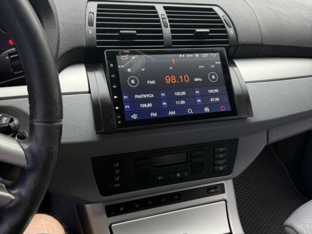 Серый БМВ Х5, объемом двигателя 4.4 л и пробегом 250 тыс. км за 7700 $, фото 2 на Automoto.ua