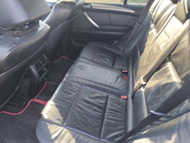 Серый БМВ Х5, объемом двигателя 4.4 л и пробегом 275 тыс. км за 6500 $, фото 5 на Automoto.ua