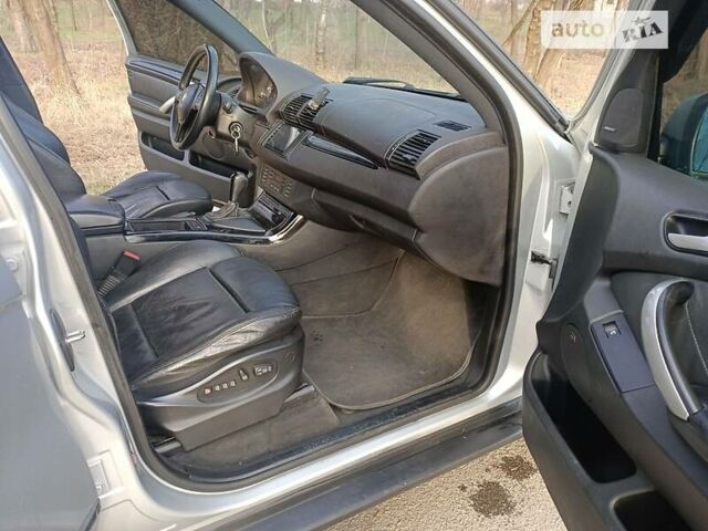 Серый БМВ Х5, объемом двигателя 3 л и пробегом 380 тыс. км за 10600 $, фото 12 на Automoto.ua