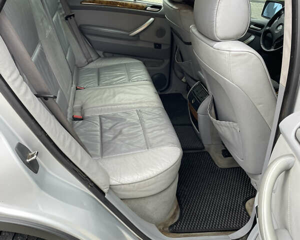 Серый БМВ Х5, объемом двигателя 3 л и пробегом 371 тыс. км за 7499 $, фото 14 на Automoto.ua