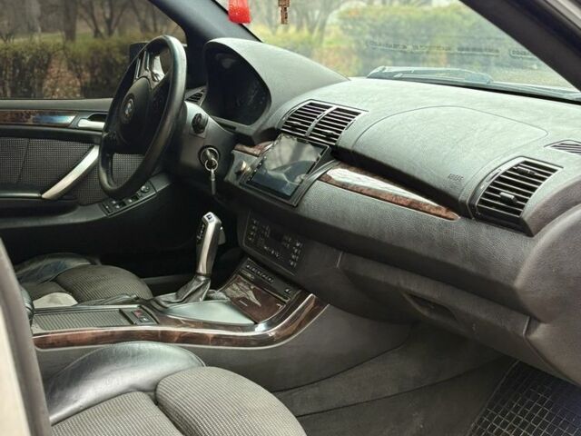 Сірий БМВ Х5, об'ємом двигуна 4.4 л та пробігом 451 тис. км за 6000 $, фото 5 на Automoto.ua