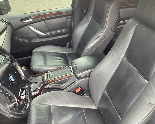 Сірий БМВ Х5, об'ємом двигуна 4.4 л та пробігом 217 тис. км за 8000 $, фото 13 на Automoto.ua