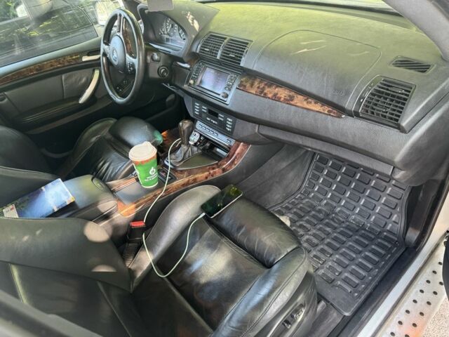 Серый БМВ Х5, объемом двигателя 3 л и пробегом 300 тыс. км за 5800 $, фото 7 на Automoto.ua