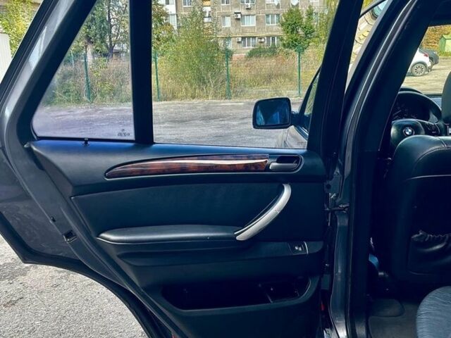 Серый БМВ Х5, объемом двигателя 3 л и пробегом 355 тыс. км за 6000 $, фото 6 на Automoto.ua
