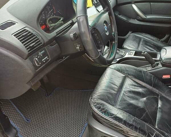 Серый БМВ Х5, объемом двигателя 0 л и пробегом 396 тыс. км за 9700 $, фото 6 на Automoto.ua