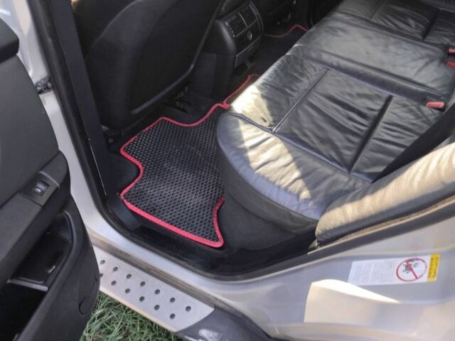 Серый БМВ Х5, объемом двигателя 4.4 л и пробегом 275 тыс. км за 6500 $, фото 6 на Automoto.ua