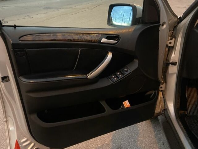 Серый БМВ Х5, объемом двигателя 3 л и пробегом 345 тыс. км за 6100 $, фото 7 на Automoto.ua