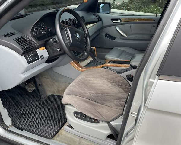 Серый БМВ Х5, объемом двигателя 3 л и пробегом 371 тыс. км за 7499 $, фото 11 на Automoto.ua