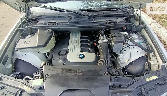 Серый БМВ Х5, объемом двигателя 3 л и пробегом 380 тыс. км за 10600 $, фото 31 на Automoto.ua