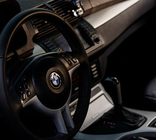 Серый БМВ Х5, объемом двигателя 3 л и пробегом 424 тыс. км за 6400 $, фото 6 на Automoto.ua