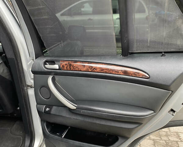 Сірий БМВ Х5, об'ємом двигуна 4.4 л та пробігом 217 тис. км за 8000 $, фото 8 на Automoto.ua