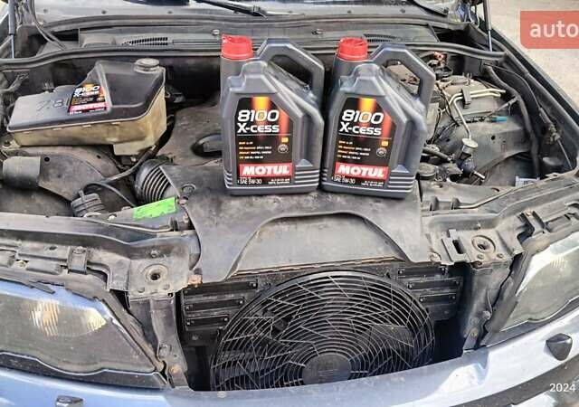 Серый БМВ Х5, объемом двигателя 3 л и пробегом 432 тыс. км за 8500 $, фото 40 на Automoto.ua