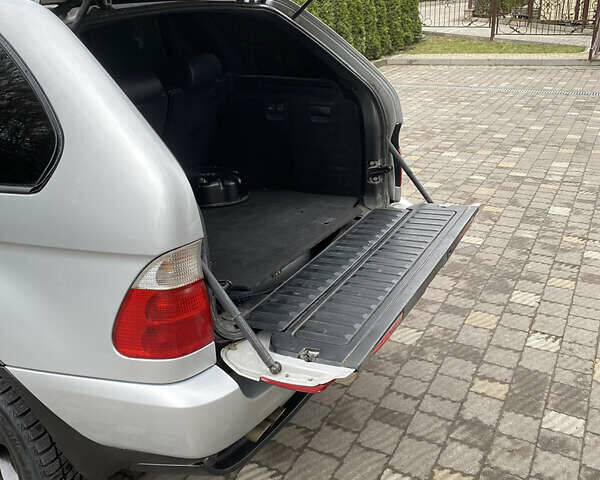 Сірий БМВ Х5, об'ємом двигуна 4.4 л та пробігом 217 тис. км за 8000 $, фото 17 на Automoto.ua