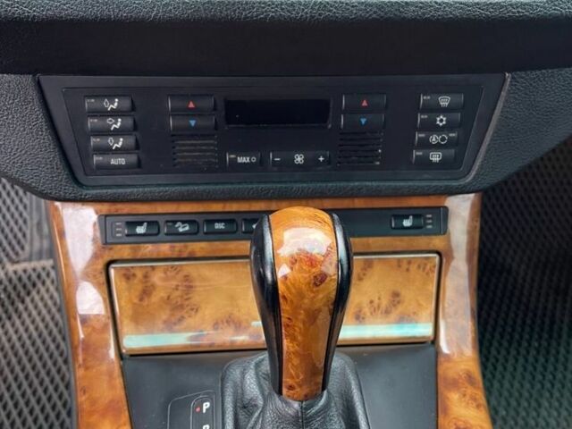 Серый БМВ Х5, объемом двигателя 3 л и пробегом 160 тыс. км за 7600 $, фото 2 на Automoto.ua