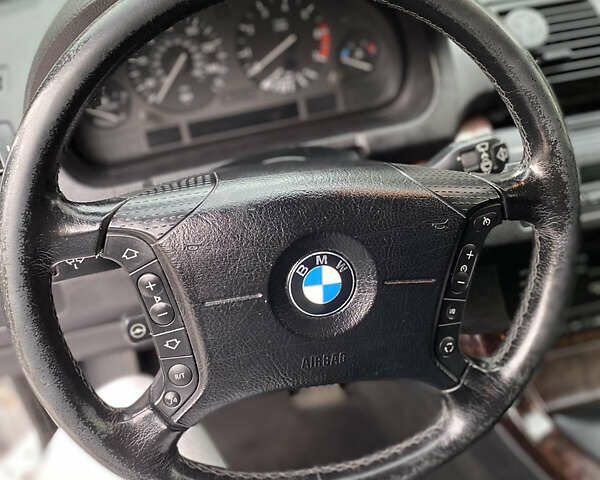 Сірий БМВ Х5, об'ємом двигуна 4.4 л та пробігом 217 тис. км за 8000 $, фото 14 на Automoto.ua