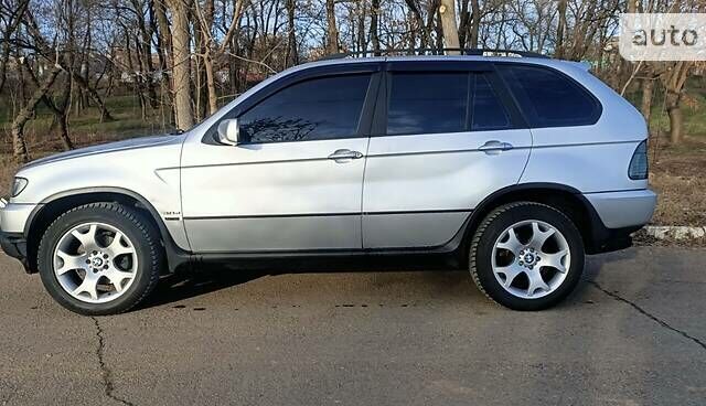 Серый БМВ Х5, объемом двигателя 3 л и пробегом 380 тыс. км за 10600 $, фото 10 на Automoto.ua