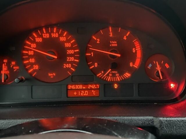 Серый БМВ Х5, объемом двигателя 3 л и пробегом 345 тыс. км за 6100 $, фото 9 на Automoto.ua