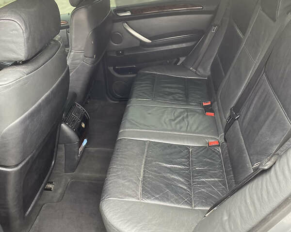 Сірий БМВ Х5, об'ємом двигуна 4.4 л та пробігом 217 тис. км за 8000 $, фото 10 на Automoto.ua