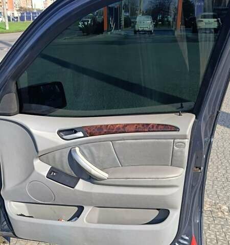 Серый БМВ Х5, объемом двигателя 3 л и пробегом 432 тыс. км за 8500 $, фото 27 на Automoto.ua
