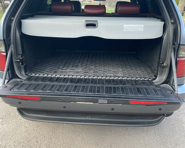 Серый БМВ Х5, объемом двигателя 3 л и пробегом 400 тыс. км за 10300 $, фото 8 на Automoto.ua