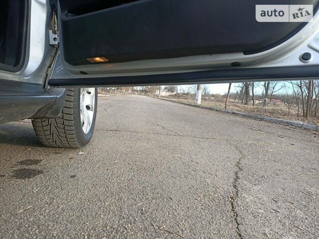 Серый БМВ Х5, объемом двигателя 3 л и пробегом 380 тыс. км за 10600 $, фото 15 на Automoto.ua