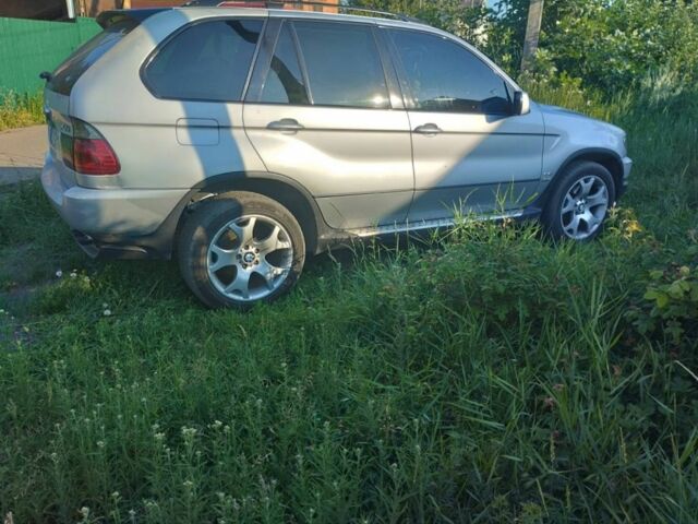 Серый БМВ Х5, объемом двигателя 4.4 л и пробегом 275 тыс. км за 6500 $, фото 2 на Automoto.ua