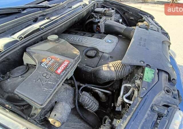 Серый БМВ Х5, объемом двигателя 3 л и пробегом 432 тыс. км за 8500 $, фото 37 на Automoto.ua