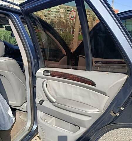 Серый БМВ Х5, объемом двигателя 3 л и пробегом 432 тыс. км за 8500 $, фото 26 на Automoto.ua