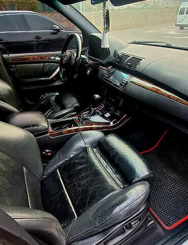 Серый БМВ Х5, объемом двигателя 4.4 л и пробегом 330 тыс. км за 8000 $, фото 7 на Automoto.ua