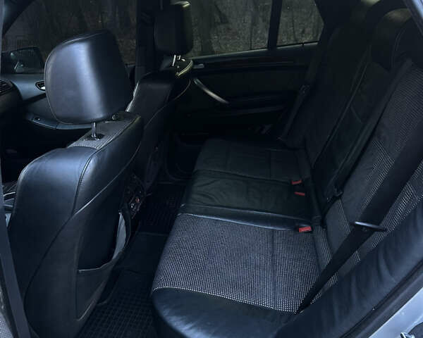 Сірий БМВ Х5, об'ємом двигуна 4.4 л та пробігом 465 тис. км за 6200 $, фото 19 на Automoto.ua