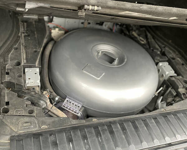 Сірий БМВ Х5, об'ємом двигуна 4.4 л та пробігом 217 тис. км за 8000 $, фото 16 на Automoto.ua