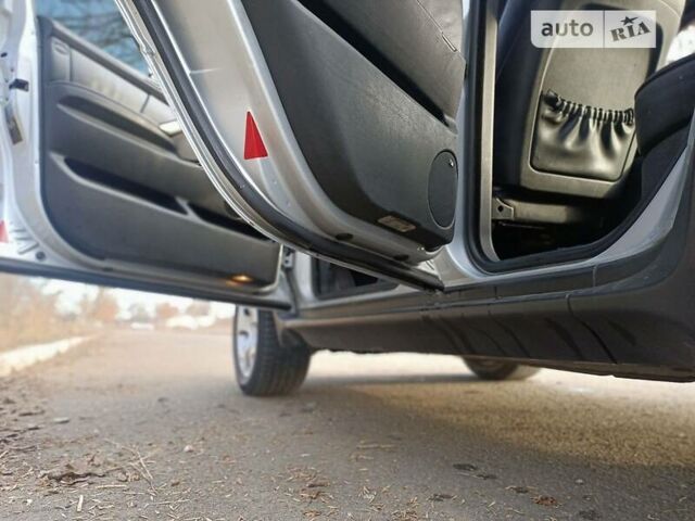 Серый БМВ Х5, объемом двигателя 3 л и пробегом 380 тыс. км за 10600 $, фото 21 на Automoto.ua