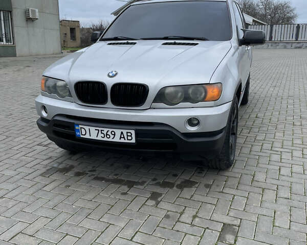 Серый БМВ Х5, объемом двигателя 3 л и пробегом 371 тыс. км за 7499 $, фото 1 на Automoto.ua