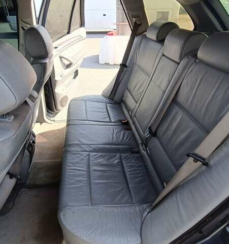 Серый БМВ Х5, объемом двигателя 3 л и пробегом 432 тыс. км за 8500 $, фото 30 на Automoto.ua