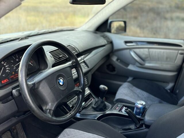 Серый БМВ Х5, объемом двигателя 3 л и пробегом 200 тыс. км за 4600 $, фото 6 на Automoto.ua