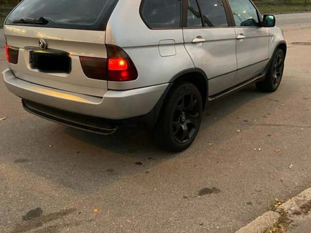 Серый БМВ Х5, объемом двигателя 3 л и пробегом 345 тыс. км за 6100 $, фото 3 на Automoto.ua