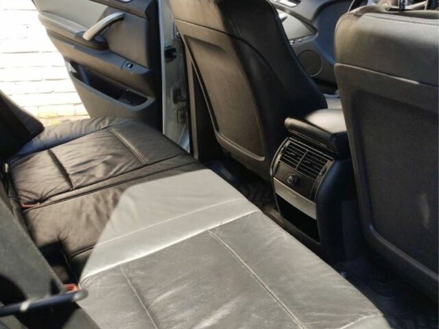 Серый БМВ Х5, объемом двигателя 3 л и пробегом 350 тыс. км за 4500 $, фото 3 на Automoto.ua